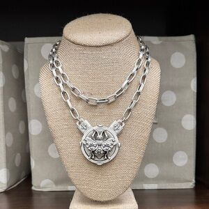 Silver-tone Statement bee Pendant Necklace - Women Jewelry